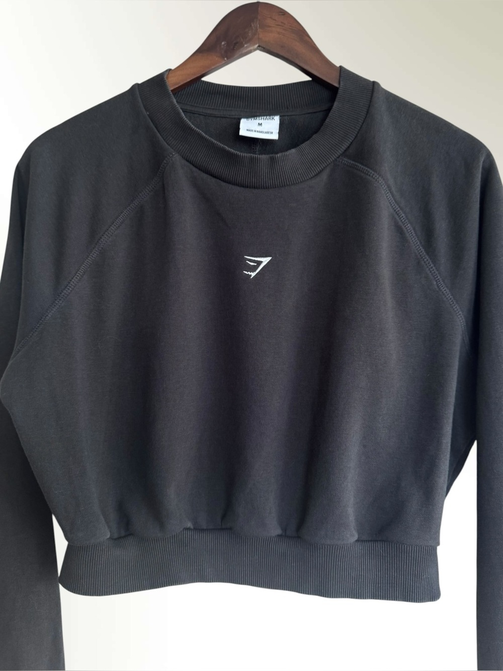 Gymshark Training Logo-Embroidered Cropped Long Sleeve Sweatshirt Medium